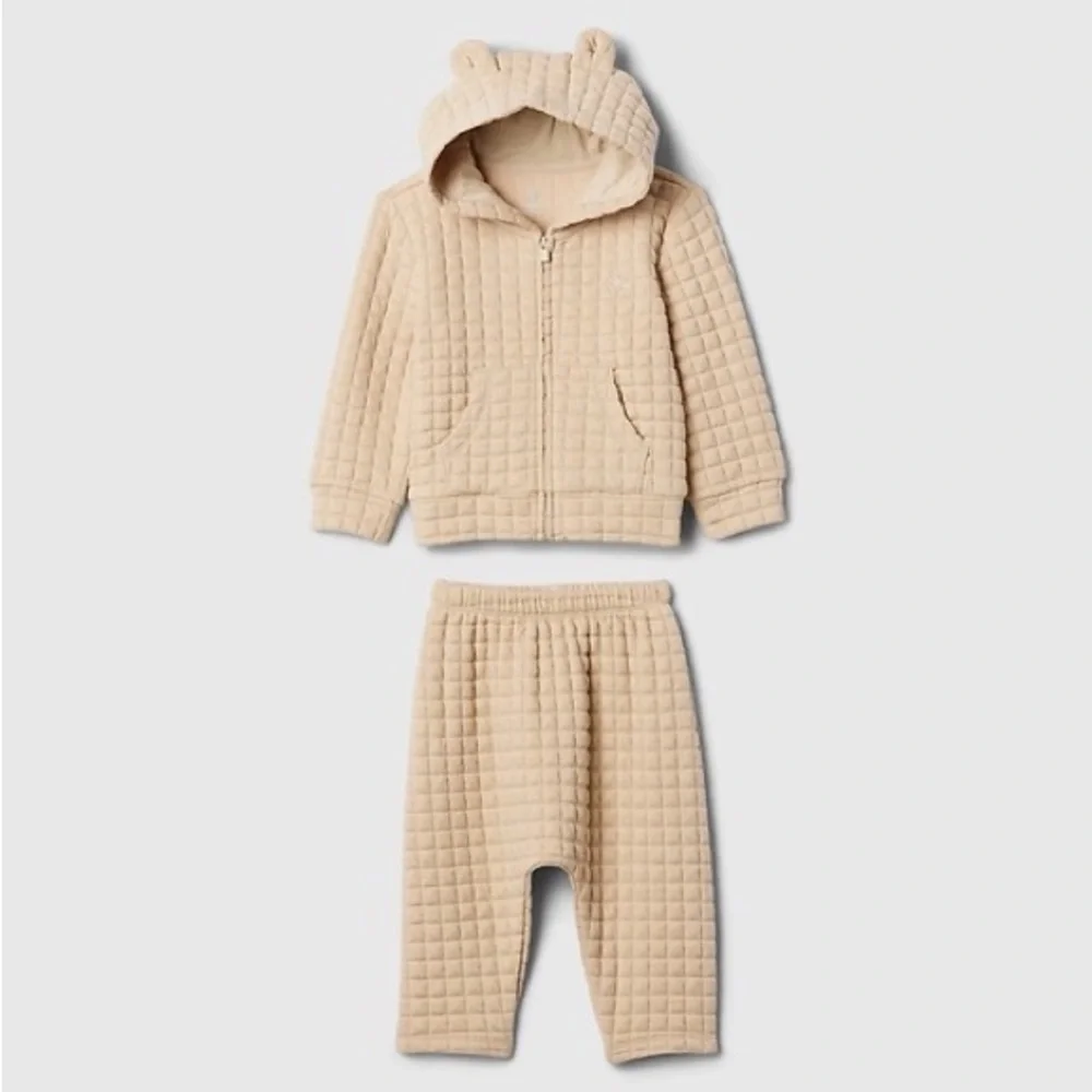 Gap Beige Quilted Hoodie and Pants Set! 3-6m like new